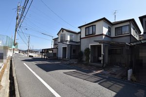 三宅5丁目中古住宅の広々前面道