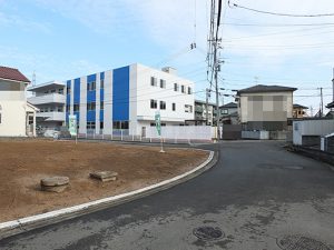 広い間口の串戸5丁目土地の写真