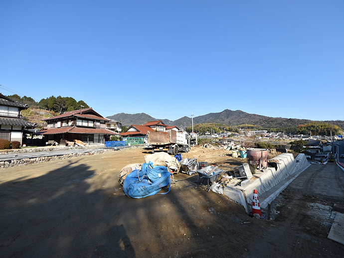 古家解体後に住宅用地へ造成中の写真