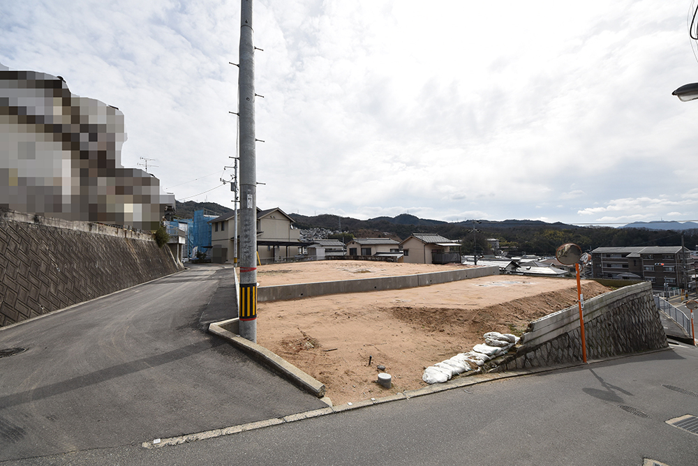 西側から撮影した安芸郡府中町みくまり3丁目買取土地