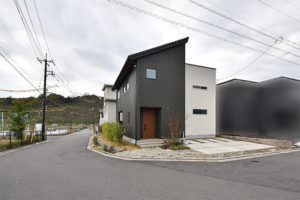 石内北3丁目の角住戸外観