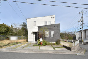 佐伯区湯来町の家(西側からの外観）